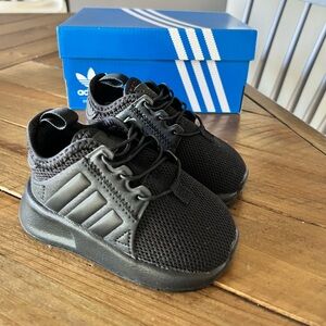 NWT Adidas Toddler Size 4 Black Sneakers